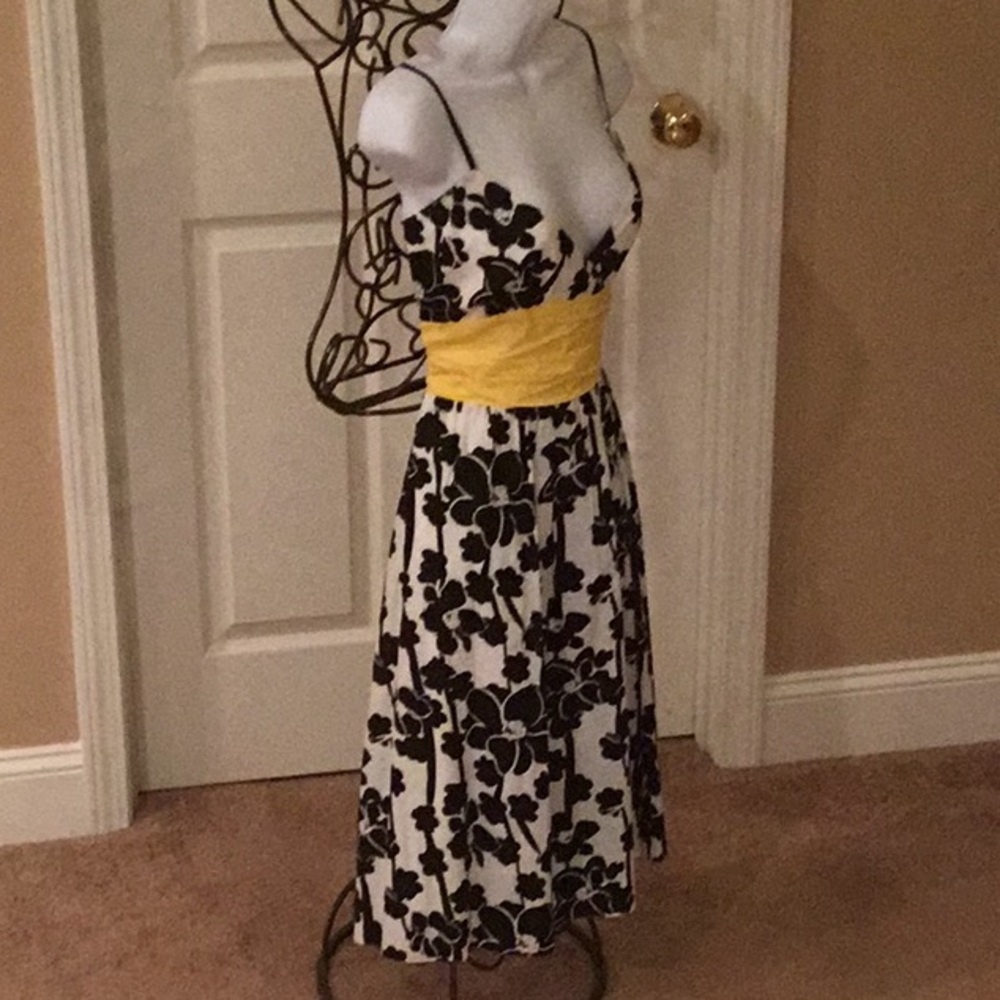 SUNDRESS - Picture 4 of 7